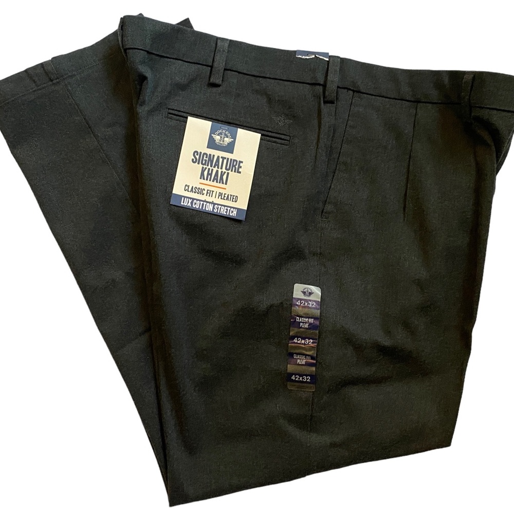 Signature Khaki Classic Fit Pleated Lux Cotton Stretch Size 42 X 32 Men’s Pants